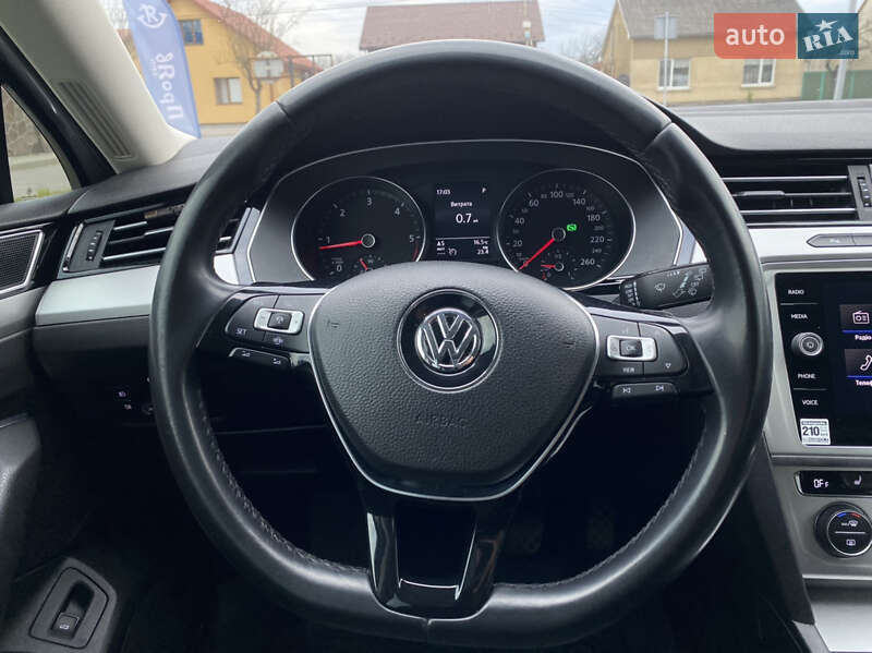 Универсал Volkswagen Passat 2018 в Мукачево