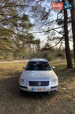 Універсал Volkswagen Passat 2002 в Костопілі