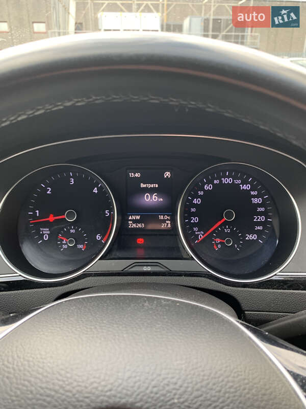 Универсал Volkswagen Passat 2017 в Киеве фото 12 Универсал Volkswagen Passat 2017 в Киеве