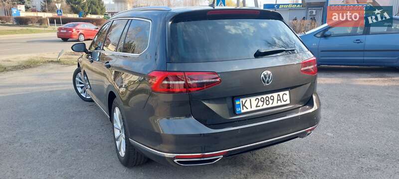 Универсал Volkswagen Passat 2017 в Вишневом