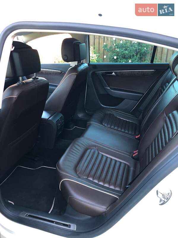 Седан Volkswagen Passat 2013 в Луцке