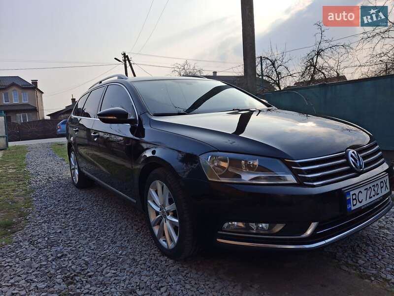 Універсал Volkswagen Passat 2011 в 