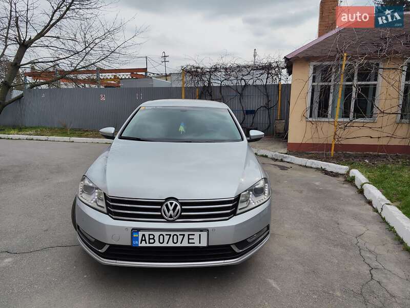 Седан Volkswagen Passat 2011 в Виннице