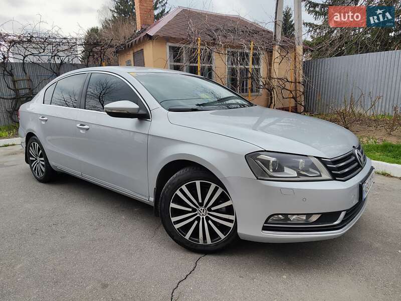 Седан Volkswagen Passat 2011 в Виннице