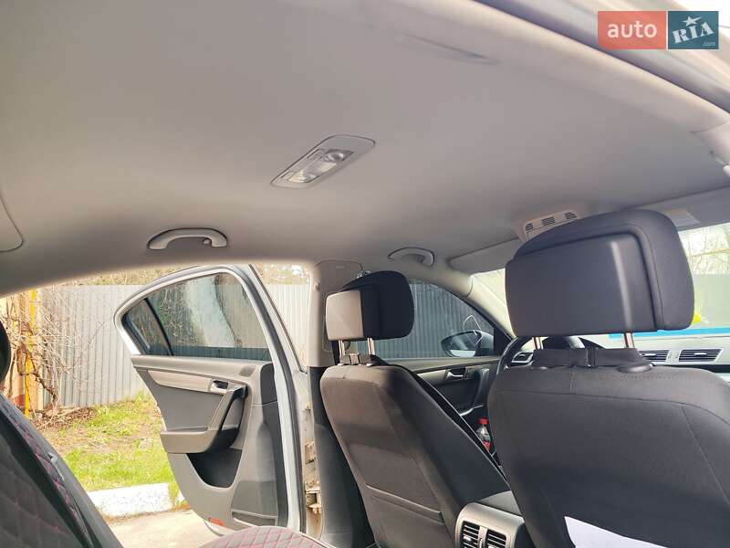 Седан Volkswagen Passat 2011 в Виннице