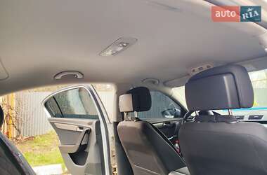 Седан Volkswagen Passat 2011 в 