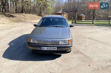 Універсал Volkswagen Passat 1993 в 