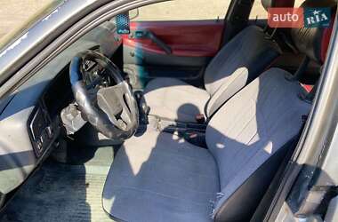 Універсал Volkswagen Passat 1993 в 
