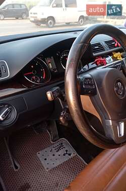 Универсал Volkswagen Passat 2011 в 
