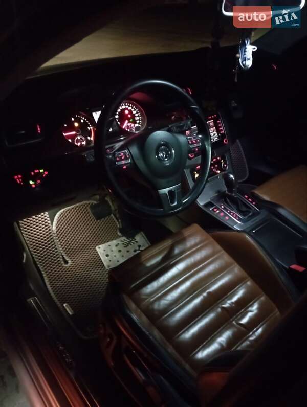 Универсал Volkswagen Passat 2011 в Львове