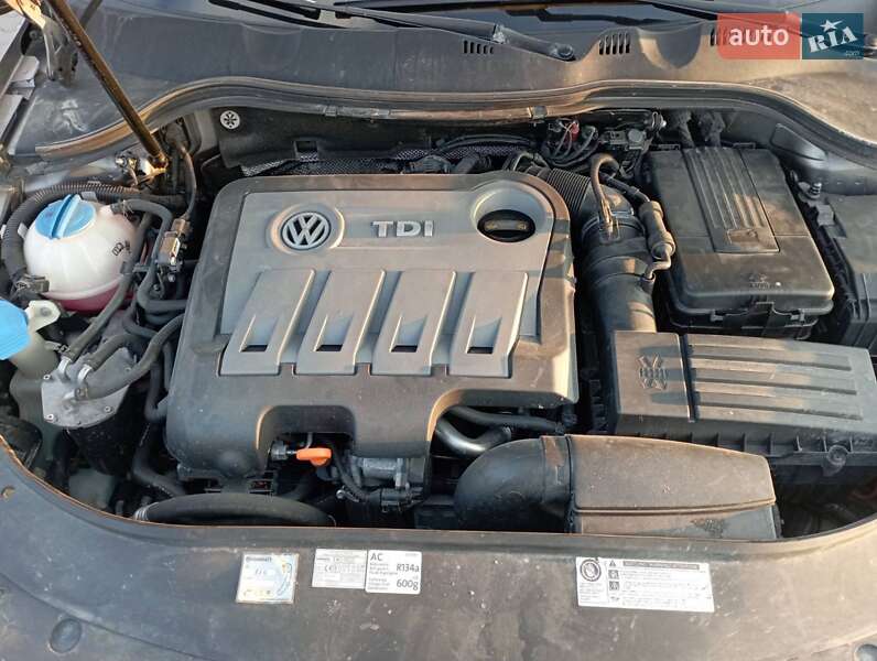 Универсал Volkswagen Passat 2011 в Львове