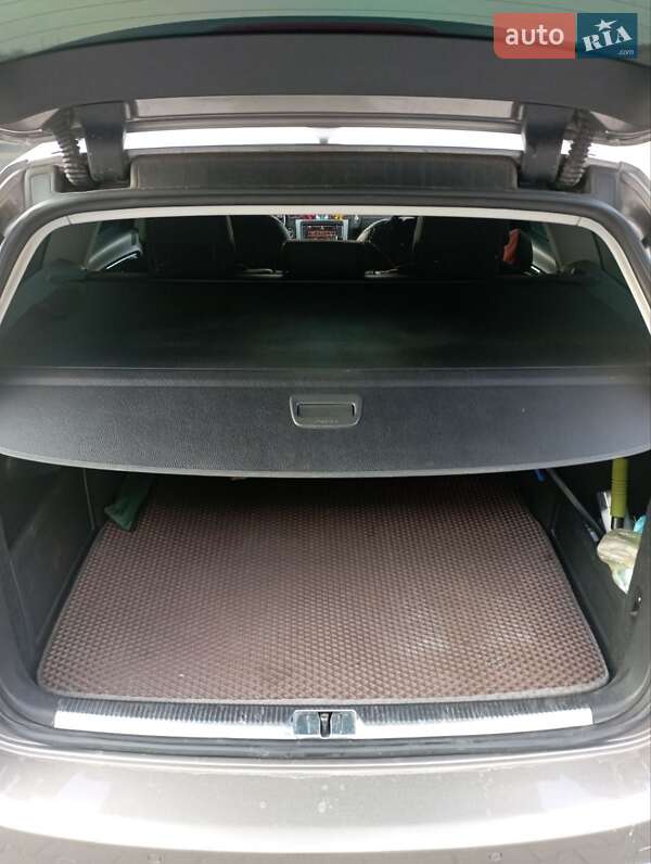 Универсал Volkswagen Passat 2011 в Львове