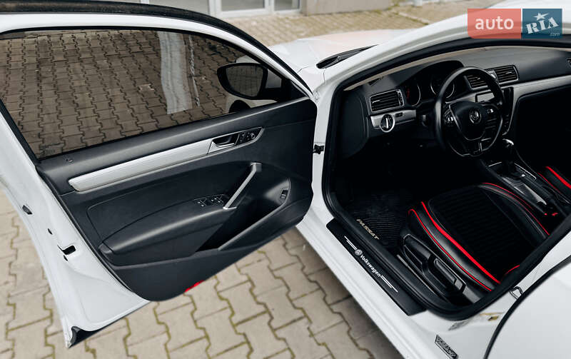 Седан Volkswagen Passat 2016 в Одессе