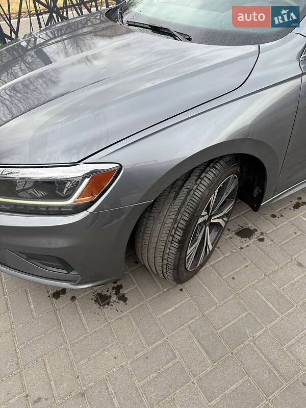 Седан Volkswagen Passat 2021 в Черкассах