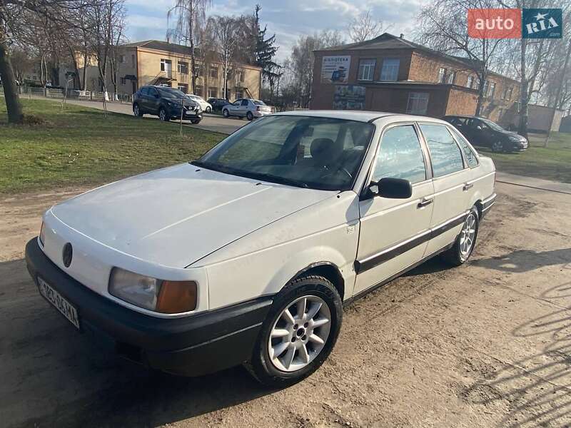 Седан Volkswagen Passat 1991 в Чернобае
