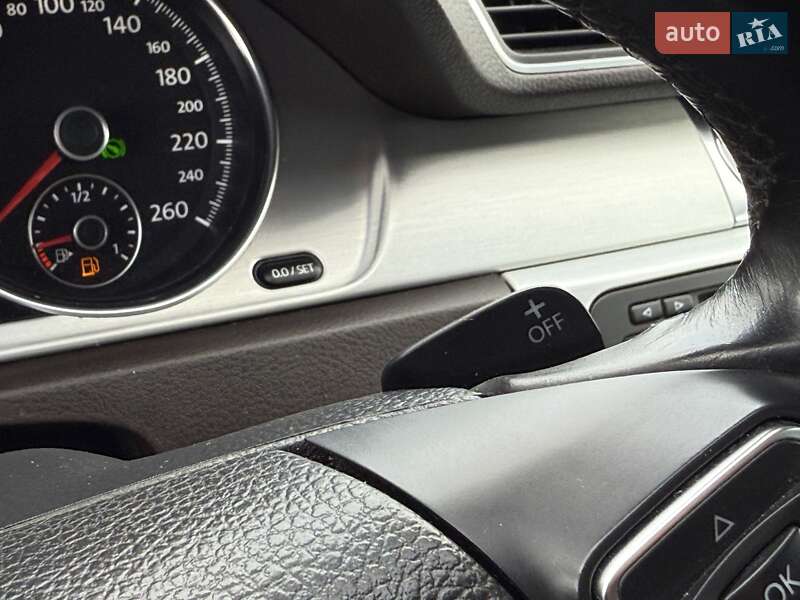 Универсал Volkswagen Passat 2012 в Хусте