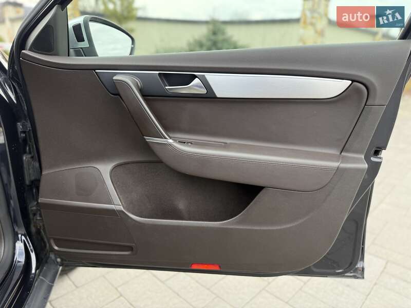 Универсал Volkswagen Passat 2012 в Хусте