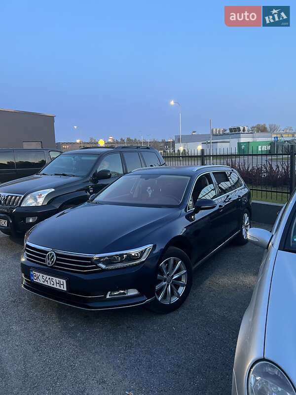 Универсал Volkswagen Passat 2015 в Вараше