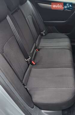 Универсал Volkswagen Passat 2012 в 