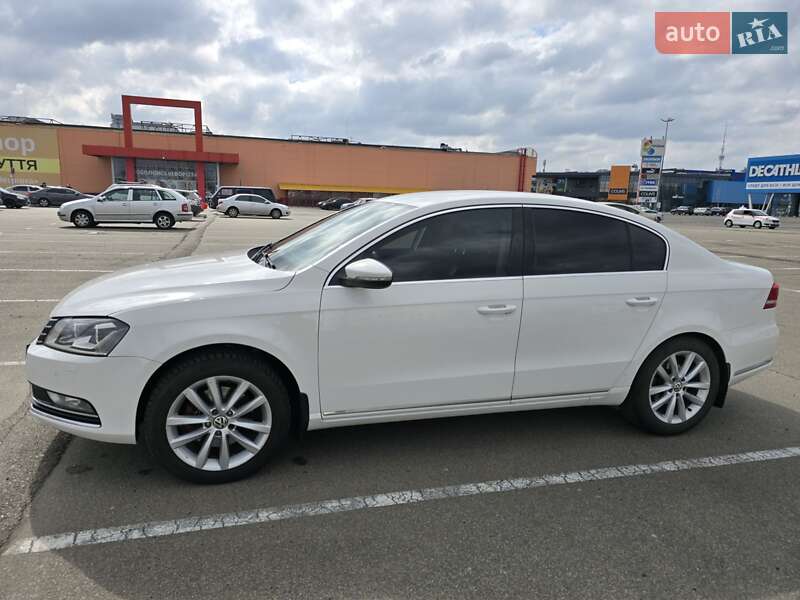 Седан Volkswagen Passat 2014 в Киеве