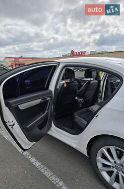 Седан Volkswagen Passat 2014 в 