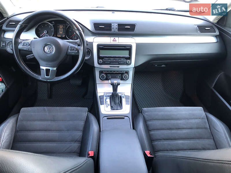 Универсал Volkswagen Passat 2010 в Ровно
