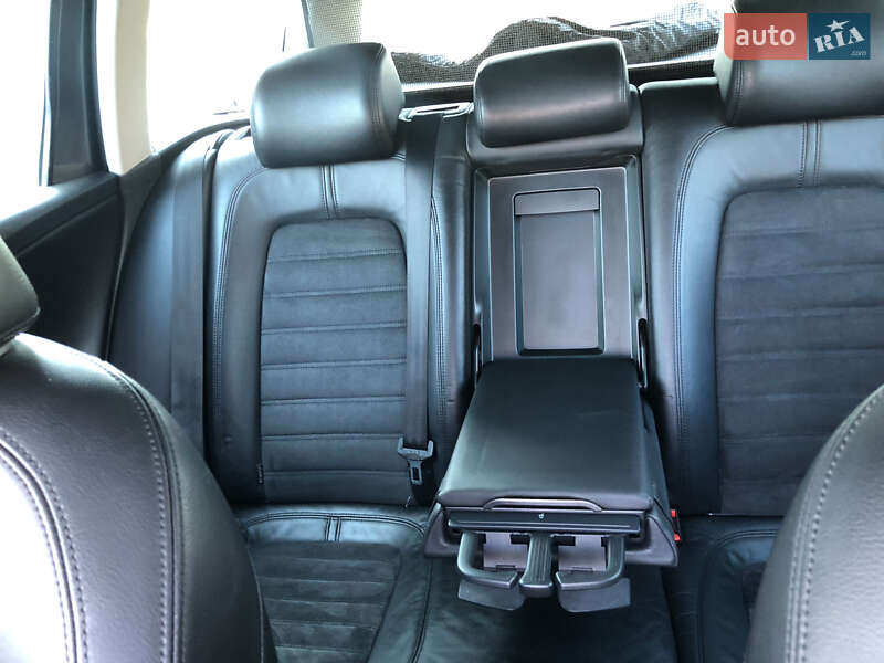 Универсал Volkswagen Passat 2010 в Ровно