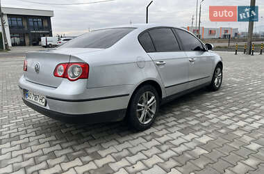 Седан Volkswagen Passat 2005 в 