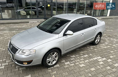 Седан Volkswagen Passat 2005 в 