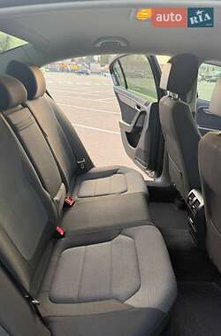 Седан Volkswagen Passat 2011 в 