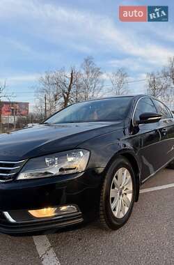 Седан Volkswagen Passat 2011 в 