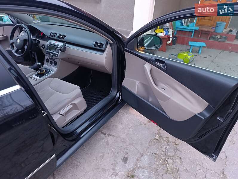Универсал Volkswagen Passat 2006 в Теофиполе