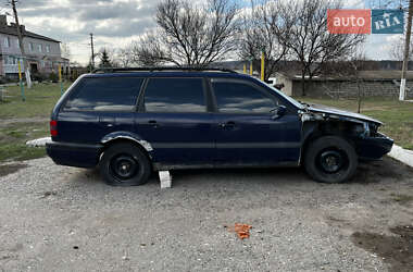 Универсал Volkswagen Passat 1994 в 