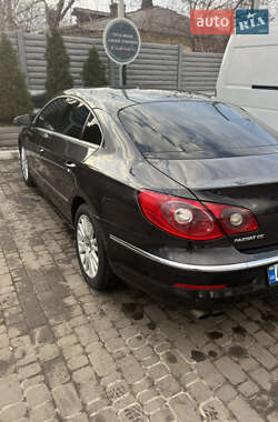 Седан Volkswagen Passat 2010 в 