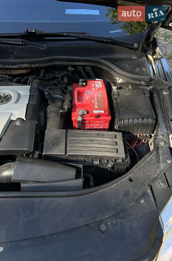 Седан Volkswagen Passat 2010 в 
