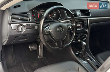 Седан Volkswagen Passat 2016 в 
