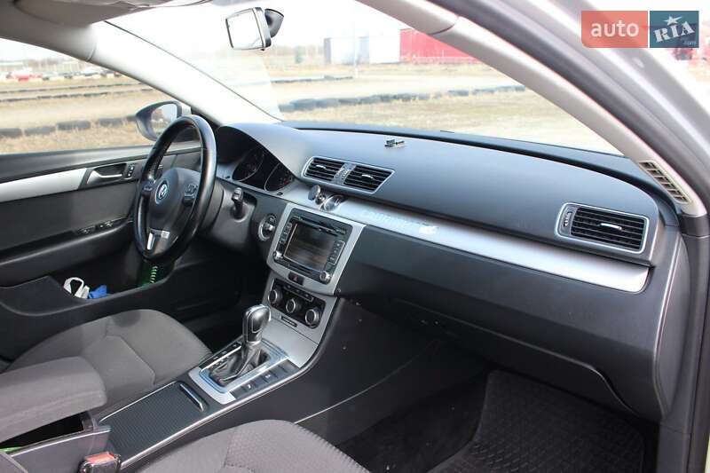 Универсал Volkswagen Passat 2012 в Львове