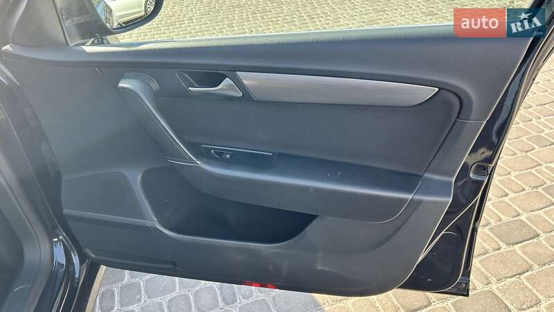 Универсал Volkswagen Passat 2013 в Киеве