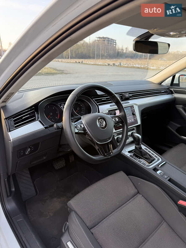 Универсал Volkswagen Passat 2018 в Львове