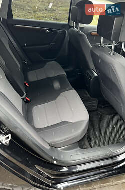 Универсал Volkswagen Passat 2011 в 