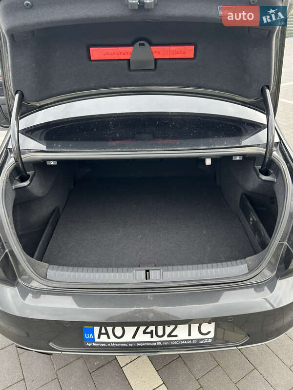 Седан Volkswagen Passat 2018 в Мукачево