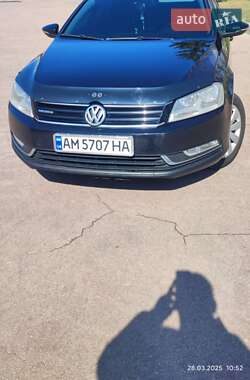 Універсал Volkswagen Passat 2012 в Житомирі