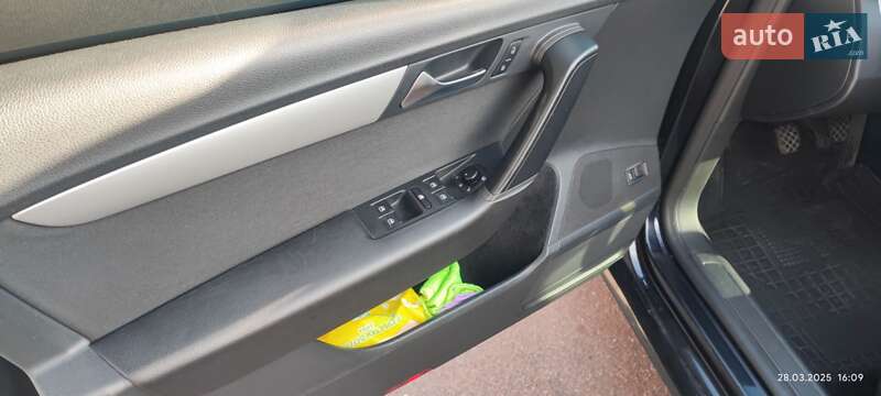 Универсал Volkswagen Passat 2012 в Житомире