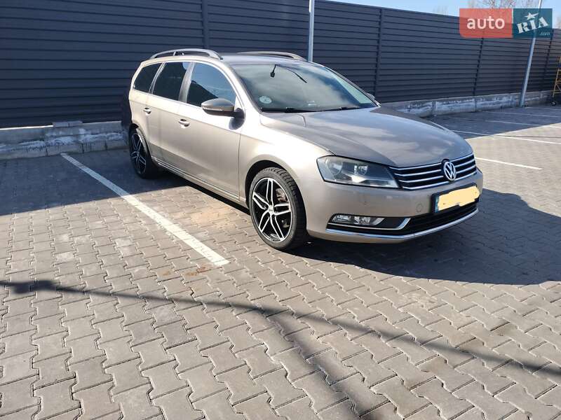 Универсал Volkswagen Passat 2013 в Николаеве