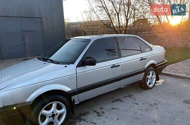 Седан Volkswagen Passat 1990 в 