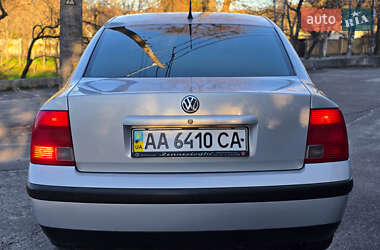 Седан Volkswagen Passat 2000 в 