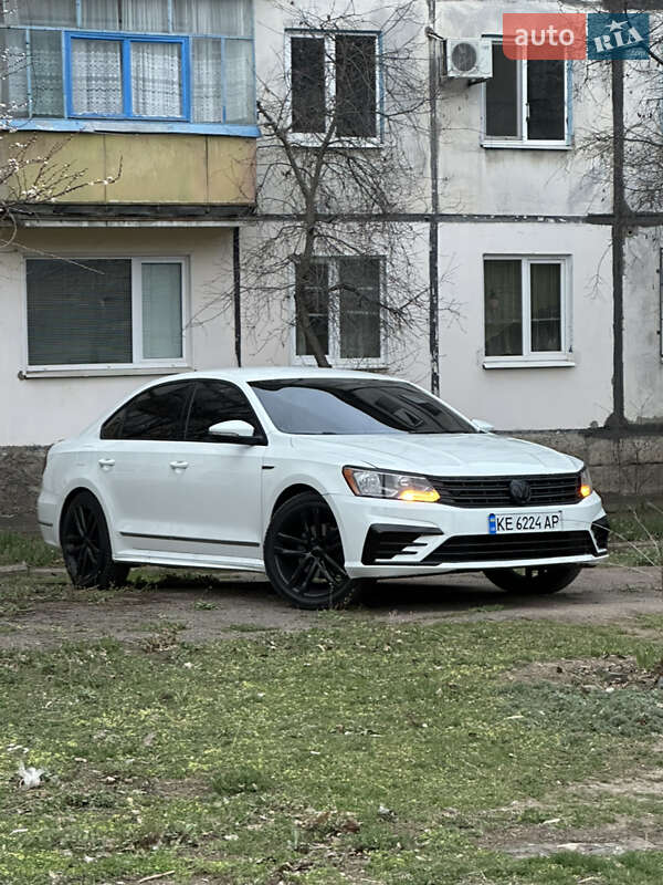 Седан Volkswagen Passat 2016 в Кривому Розі