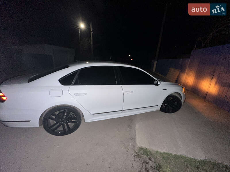 Седан Volkswagen Passat 2016 в Кривому Розі