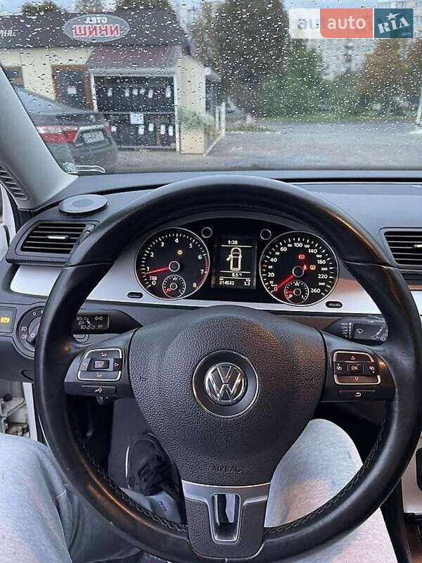 Универсал Volkswagen Passat 2010 в Одессе