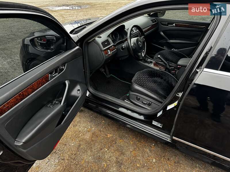 Седан Volkswagen Passat 2012 в Киеве